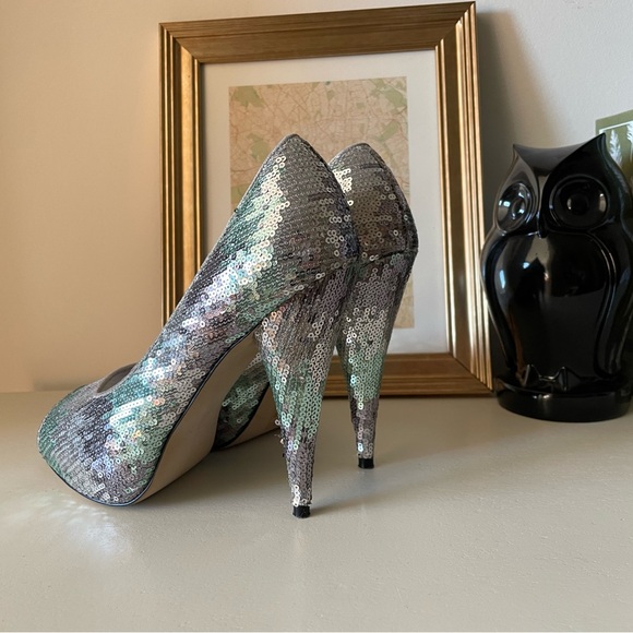 Silver and mint Aldo heels 5” - Picture 2 of 3
